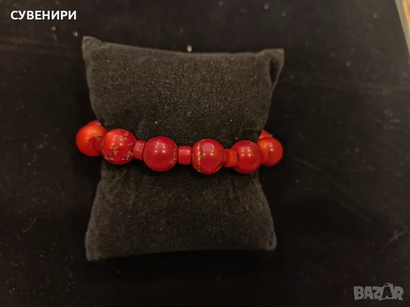 Гривна от червен корал , снимка 1