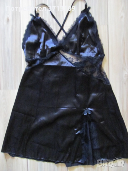 Нова сатенена черна нощница , р-р. М, снимка 1