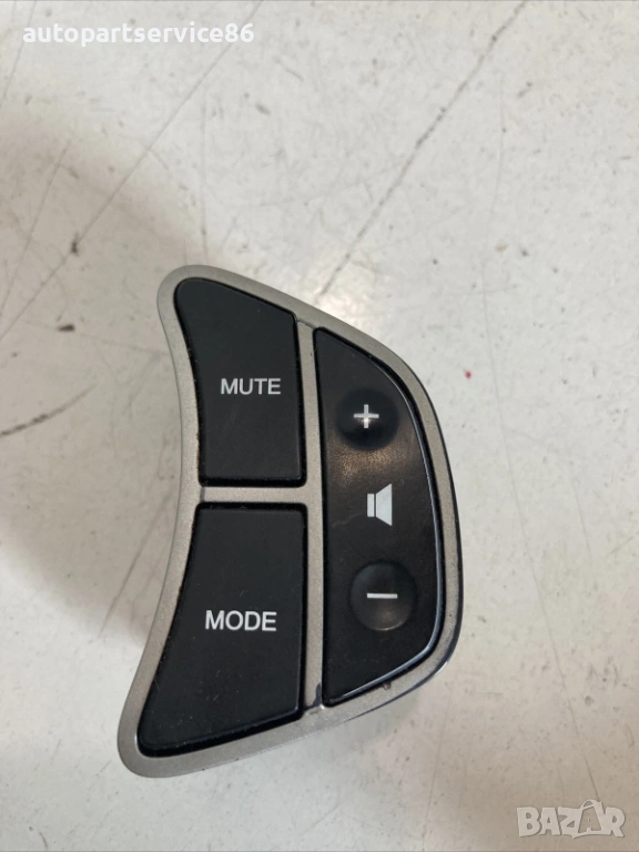 Бутон за управление на радио и сила на звука на волана за KIA Ceed 1.6 CRDi (2008), снимка 1