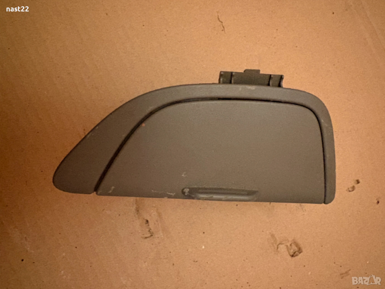 Пепелник заден Фолксваген Голф 5 2+1 врати, снимка 1