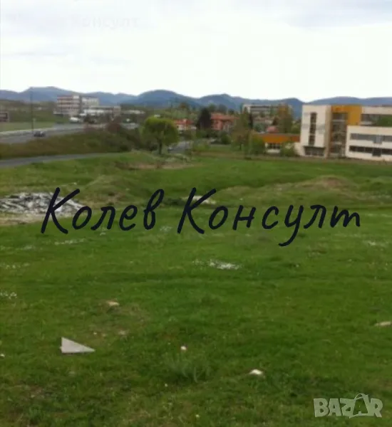 Продавам парцел на главен път в град Кърджали , снимка 1