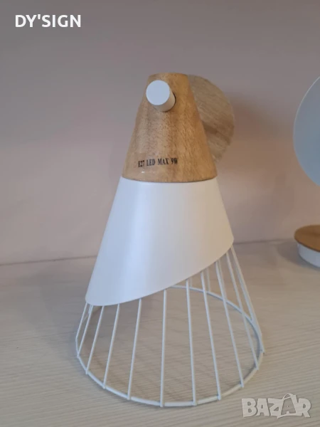 Красив стенен аплик в бяло и дърво, снимка 1