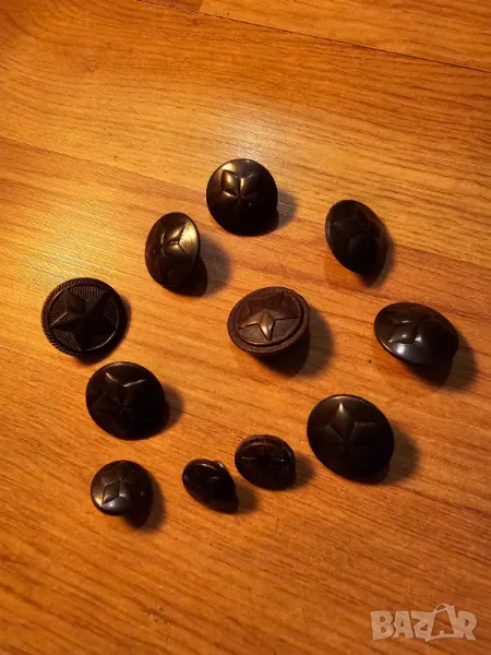 Комплект стари военни копчета от 70 те за ценители и колекционери, снимка 1