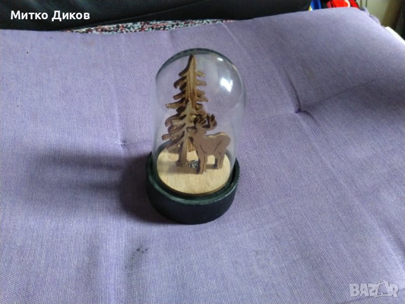 Новогодишна украса елен и бор свети Н-95 фи 57 с две батерии LR-44 свети Н-95мм и фи-57мм, снимка 1