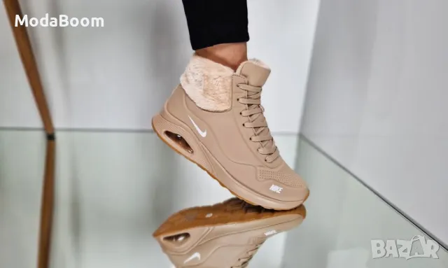 Nike дамски боти, снимка 2 - Дамски боти - 48459103