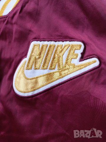 Дамско яке Nike, снимка 4 - Якета - 43686389