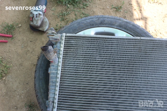 Радиатор воден Мазда 3 2008 2.3i 158hp Mazda 3 седан, снимка 8 - Части - 50659843