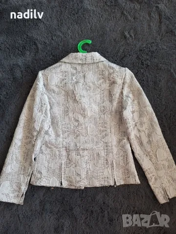 дамско сако, снимка 2 - Сака - 48731071