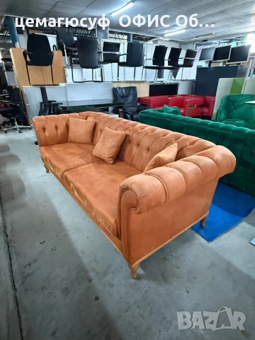 Класически диван Chesterfield кафяв набукова кожа внос от Германия, снимка 2 - Дивани и мека мебел - 53433902