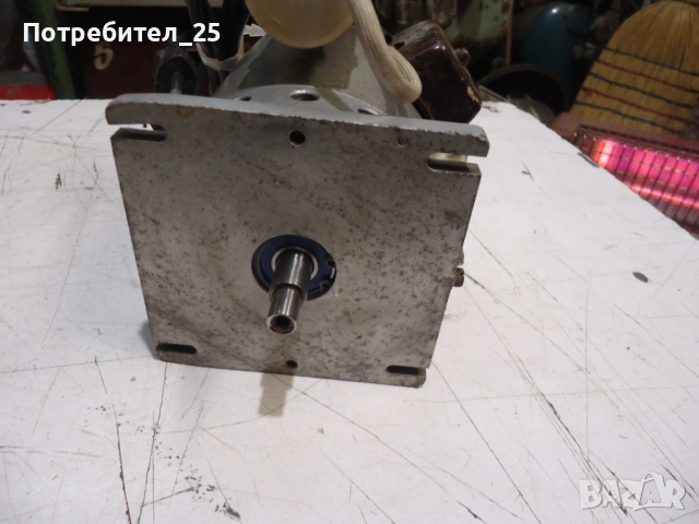 Монофазен ел.мотор 60W - 1400 об/м., снимка 2 - Електродвигатели - 53578970