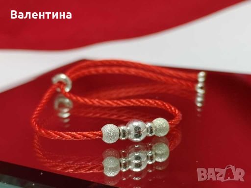 Дамска гривна от 925 сребърни елементи и червена корда, снимка 1 - Гривни - 28024763