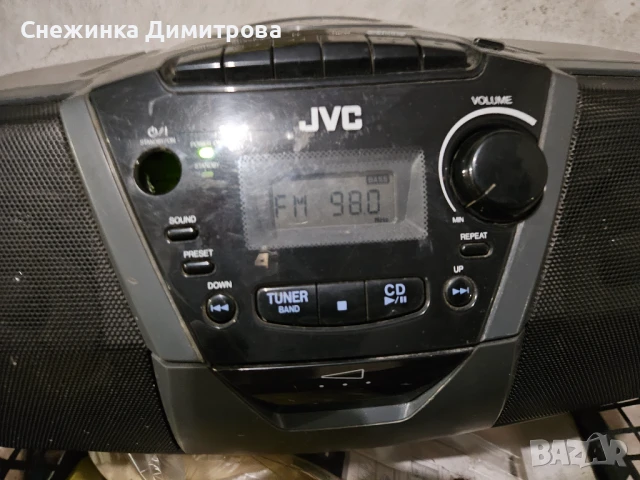 Радиокасетофон със CD JVC, снимка 2 - Радиокасетофони, транзистори - 50524897