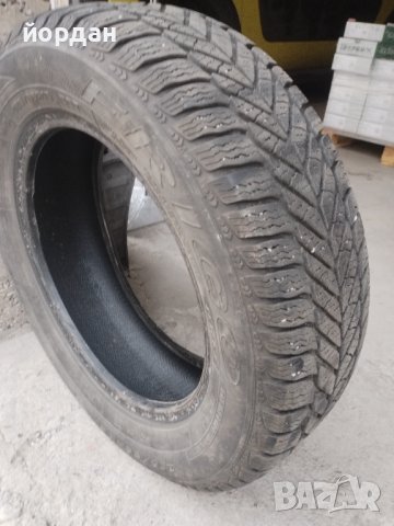 Зимни гуми, снимка 1 - Гуми и джанти - 43127905