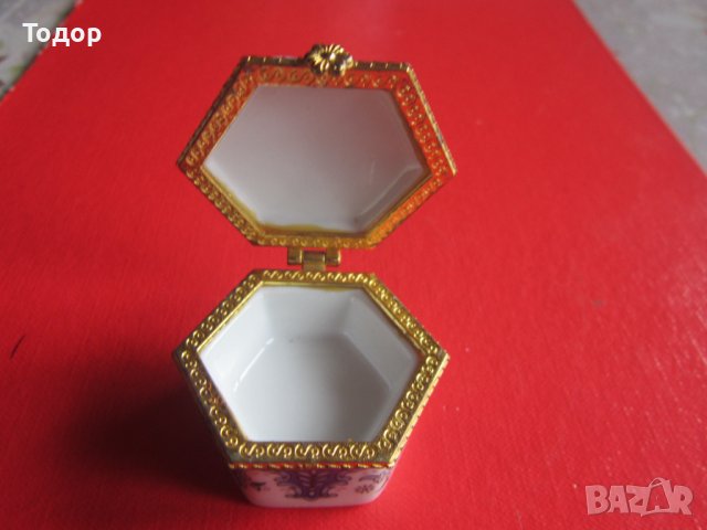 Страхотна порцеланова кутийка за хапчета бижута , снимка 5 - Колекции - 38063548