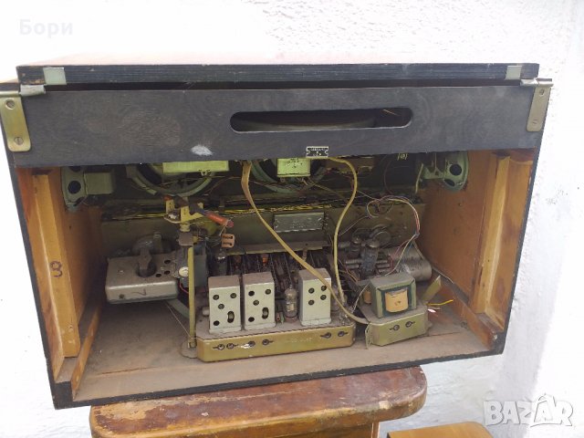 Радиограмофон Latvija M, снимка 9 - Радиокасетофони, транзистори - 28887261