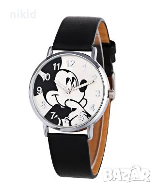 Мики Маус черно бял детски ръчен часовник 
