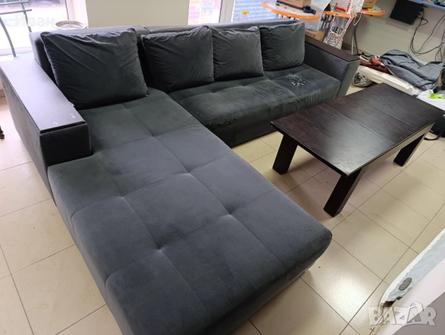 Продавам ъглов диван и разтегателна маса, снимка 2 - Дивани и мека мебел - 53393006