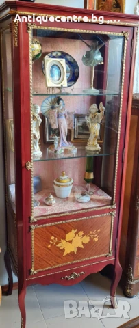 Витрина в класически стил 