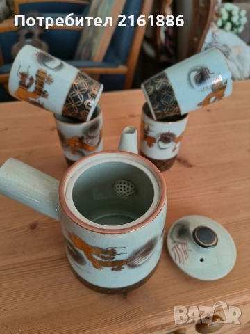 Малко чайниче с 4 чашки, снимка 2 - Чаши - 52501097