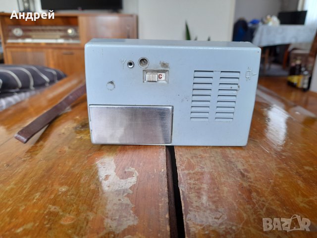 Старо радио,радиоприемник Юпитер М, снимка 4 - Антикварни и старинни предмети - 40802361