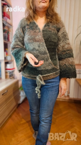 Ръчно плетен пуловер - жилетка, снимка 2 - Блузи с дълъг ръкав и пуловери - 52979149