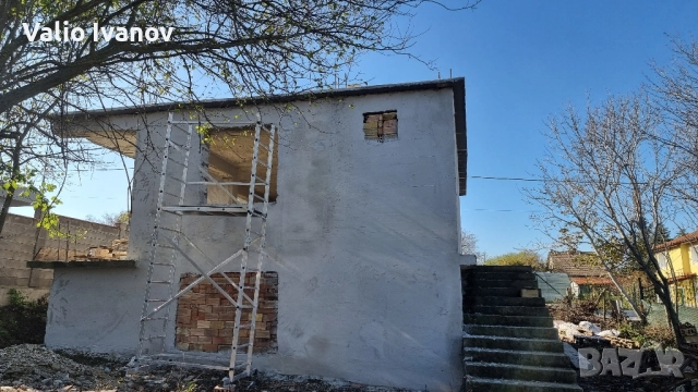 Продавам парцел с монолитна тухлена къща на 2 етажа в с.Яребична , снимка 6 - Вили - 49741419