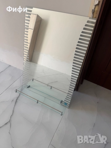 Огледало и шкаф за баня