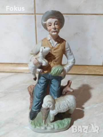 Страхотна красива статуетка фигура дядо с агнета, снимка 4 - Антикварни и старинни предмети - 53356170