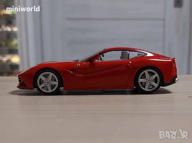 Ferrari F12 Berlinetta 2012 - мащаб 1:43 на IXO/Altaya моделът е нов в кутия, снимка 2 - Колекции - 43620690