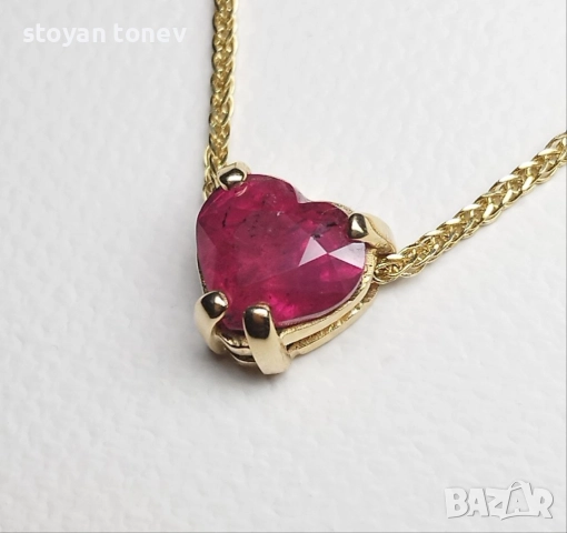 Медальон с форма на съце с естествен, ненагряван рубин в 14К златен обков! Нов! Сертификат!, снимка 6 - Колиета, медальони, синджири - 51537547