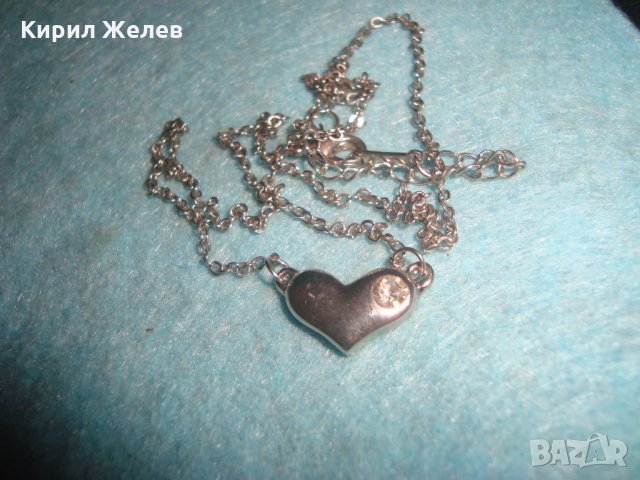 СРЕБРИСТО НЕЖНО СЪРЦЕВИДНО АРТ КОЛИЕ МЕДАЛЬОН с ЦИРКОН 26829