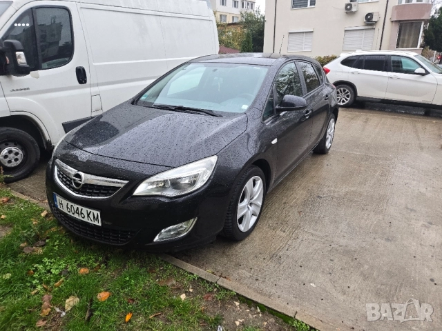 Opel Astra 2012, снимка 7 - Автомобили и джипове - 52328813