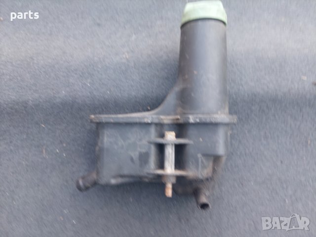 Казанче Хидравлична Течност Голф 3 - Венто - Сеат Инка N, снимка 3 - Части - 40762994