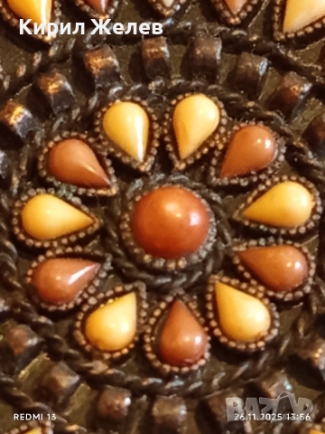 Етнографски медальон в ориенталски стил с мъниста в кафяво и жълто 17930, снимка 3 - Колиета, медальони, синджири - 52548200