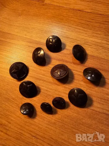 Комплект стари военни копчета от 70 те за ценители и колекционери