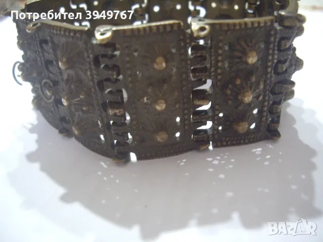 Стара бронзова гривна., снимка 4 - Антикварни и старинни предмети - 49315664