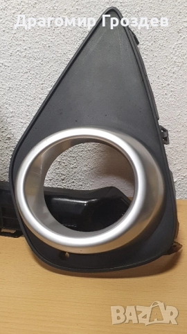 Лява решетка около фалогена за Toyota Yaris / Тойота Ярис (2014-2017)