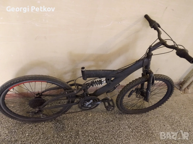 велосипед цял или на части липсва седалката