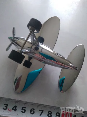 Метален сувенир самолет, снимка 5 - Антикварни и старинни предмети - 50152686