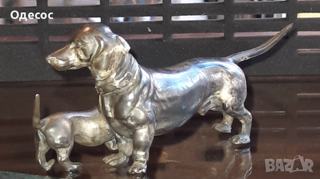 Старинна посребрена композиция от две фигури на дакели, снимка 6 - Антикварни и старинни предмети - 51608257