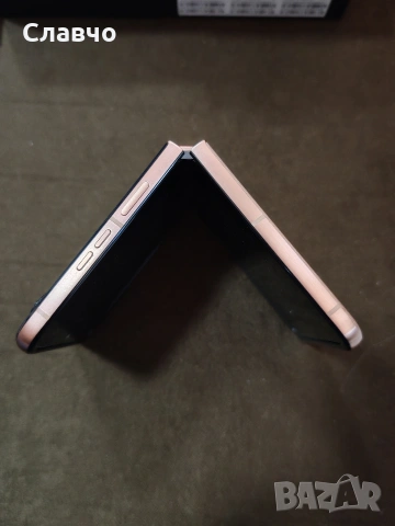 Motorola Razr 60 Ultra 5G 16/512Gb, снимка 5 - Motorola - 53432237