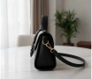 Елегантна дамска чанта – черна, с къса дръжка и дълга презрамка, снимка 3