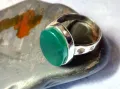 АВТОРСКИ СКЪПОЦЕНЕН СРЕБЪРЕН ПРЪСТЕН СРЕБРО 800 с ШЛИФОВАН ЗЕЛЕН ОНИКС и ЩЕМПЕЛ на ЮВЕЛИРА 47966, снимка 1