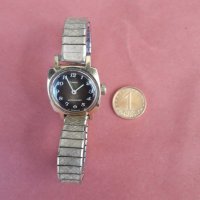 Стар дамски механичен часовник -Timex, снимка 3 - Антикварни и старинни предмети - 28647543