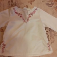 Сатенена бяла блузка с бродерия, снимка 1 - Детски Блузи и туники - 33374822