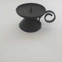 Стар метален свещник от ковано желязо., снимка 1 - Антикварни и старинни предмети - 43522870