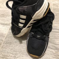 Маратонки Adidas, снимка 2 - Детски маратонки - 32801989