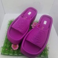Дамски чехли Gucci в 4 цвята (36-41), снимка 5 - Чехли - 39962070