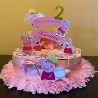Картонена торта”Peppa pig”, снимка 1 - Подаръци за рожден ден - 33504863