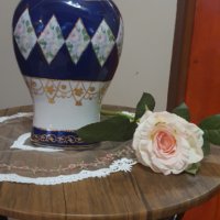 Много красива порцеланова ваза, снимка 2 - Вази - 43367040